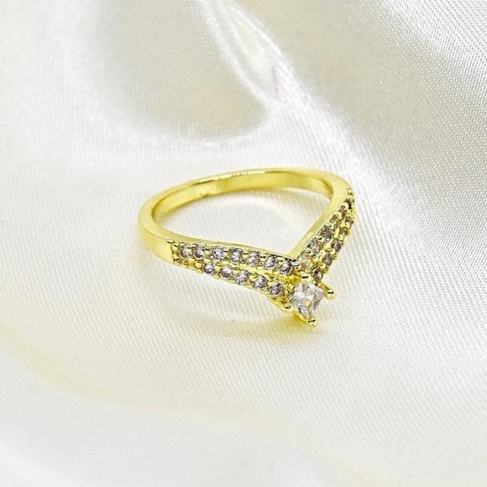 Regal Gold Chevron Ring